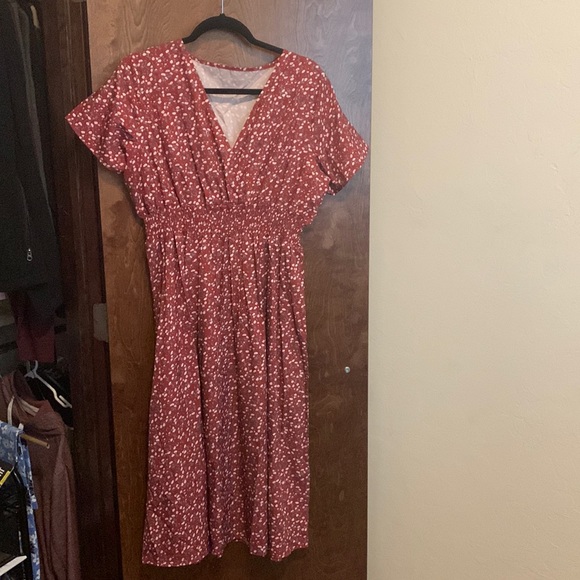 Shein V neck dress - Picture 2 of 7